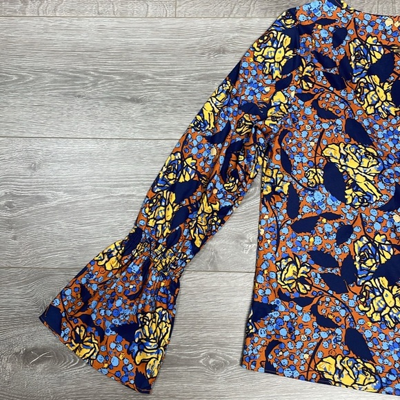 NWOT G.I.L.I. Got It Love It Long Sleeve Floral Bell Sleeve Blouse 8 - Picture 14 of 16